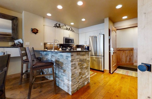 Steamboat Springs Condo | Beautiful mountain condo w/bonus den & shared pools, hot tubs & winter shuttle