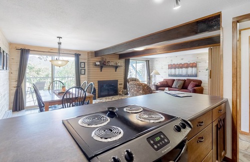 Purgatory Condo | Beautiful mountain home steps to ski slopes with fireplace
