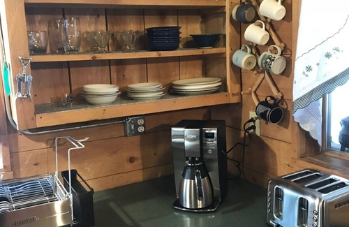 Bear Creek Cabin | Beautiful Mountain Top Cabin with amazing views and private peaceful setting!