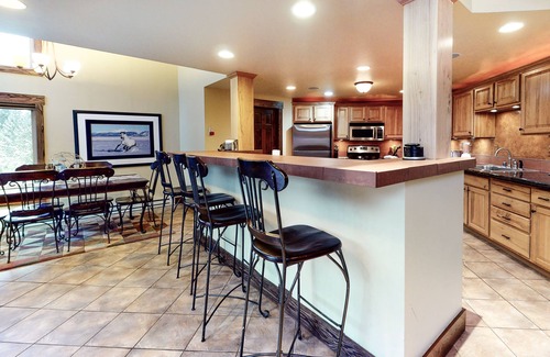 Peak 9 Condo | Beautiful Mountain Home w/Shared Pool & Hot Tub, Fast WiFi, Balcony