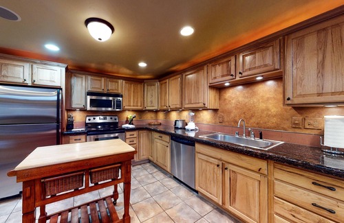 Peak 9 Condo | Beautiful Mountain Home w/Shared Pool & Hot Tub, Fast WiFi, Balcony