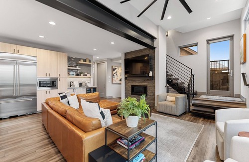 Keystone Condo | Beautiful Mountain Views! Private Hot-Tub, Game Room, EV Charging & Elevator!