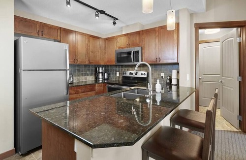Canmore Condo | Beautiful Mtn Views w Hot Tub