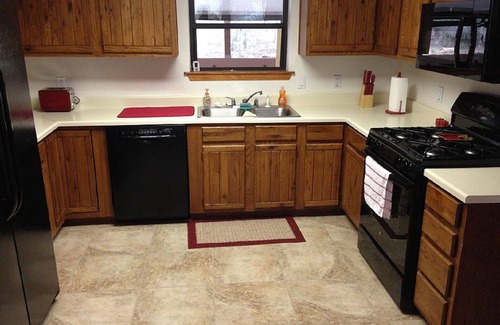 Rutheron Cabin | Beautiful Multi. Family 4bdrm. "El Vado Lake" Cabin with Jaccuzi