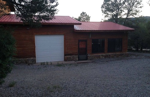 Rutheron Cabin | Beautiful Multi. Family 4bdrm. "El Vado Lake" Cabin with Jaccuzi
