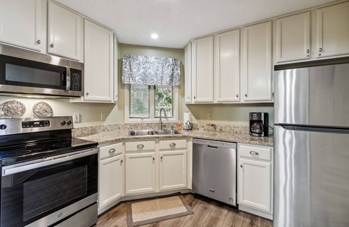 Fernandina Beach Villa | Beautiful Nature Views from Courtside Villa in Gated Resort Community!