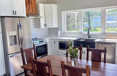 Blacksburg House | Beautiful new 3 bed/3.5 bath home minutes from VT and downtown Blacksburg.