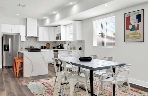 Historic Filipinotown House | Beautiful New Building with stylish furnishings near Downtown & Hollywood
