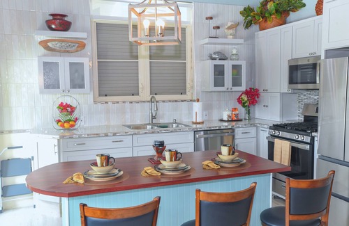 Peterborg House | Beautiful New Bungalow/Magens Bay/20K GENERATOR.n