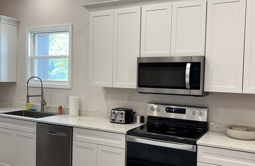Fries Condo | Beautiful new Condo sleeps up to 16 on New River with Rooftop Deck view of Falls