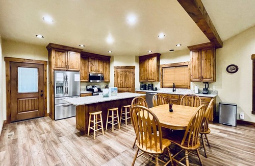 Island Park House | Beautiful new construction - wifi - covered deck - BBQ - Close to Yellowstone!