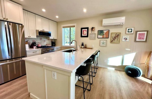 Ocean Shores House | Beautiful new cottage on the canal of Ocean Shores