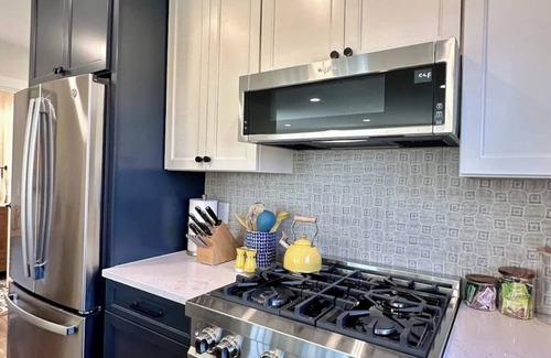 Ocean Shores House | Beautiful, new cottage on the canal of Ocean Shores
