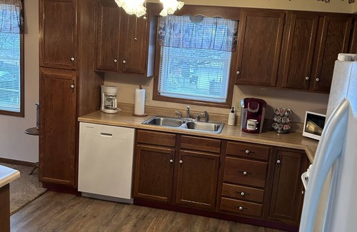 Marshall House | Beautiful new flooring throughout.
