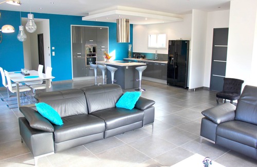 Allas-les-Mines House | Beautiful new house Perigord black, private pool overflow 12mx5m