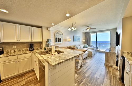 Long Beach Condo | Beautiful newly renovated 3 BR 2 BA at the Majestic!