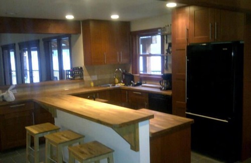 Proctor House | Beautiful Newer Waterfront Home