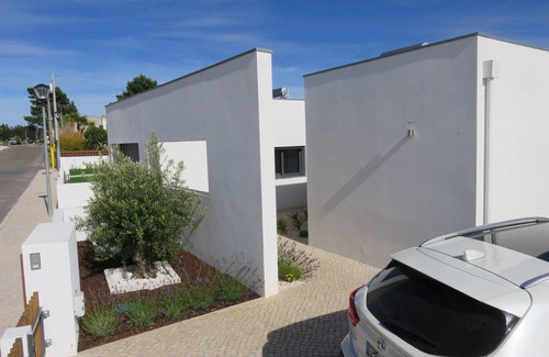 Foz do Arelho Villa | Beautiful newly built villa in Foz do Arelho within walking distance of lagoon and ocean