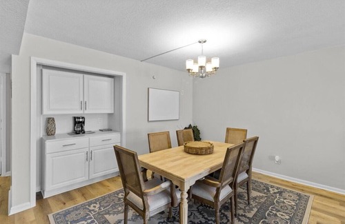 Holiday Isle Condo | Beautiful Newly Redecorated Unit with Gorgeous Gulf Views! (611)