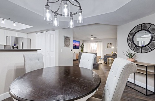 Camelback East Condo | Beautiful newly remodeled 2-Bdrm Biltmore Condo!