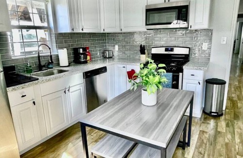 Seventh Ward House | Beautiful, Newly Renovated Duplex