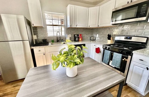 Seventh Ward House | Beautiful, Newly Renovated Duplex