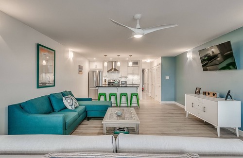 Red Hook Condo | Beautiful Newly renovated condo steps from the beach