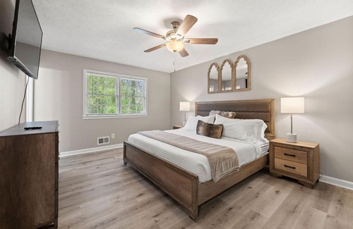 East Cobb House | Beautiful Newly-Renovated Home in Indian Hills