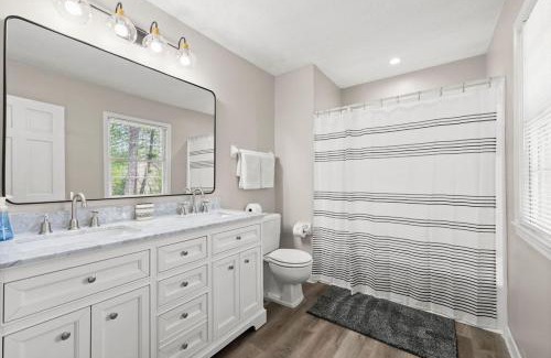 East Cobb House | Beautiful Newly-Renovated Home in Indian Hills