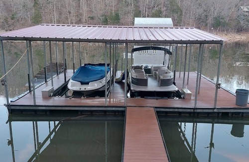 Speedwell House | Beautiful Norris Lake Lakefront House with Dock and lifts minutes from marina!