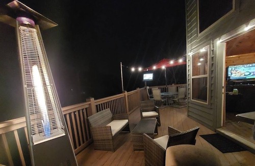 Speedwell House | Beautiful Norris Lake Lakefront House with Dock and lifts minutes from marina!