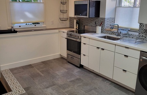 Berkeley Hills Apartment | Beautiful North Berkeley private 1 bedroom flat