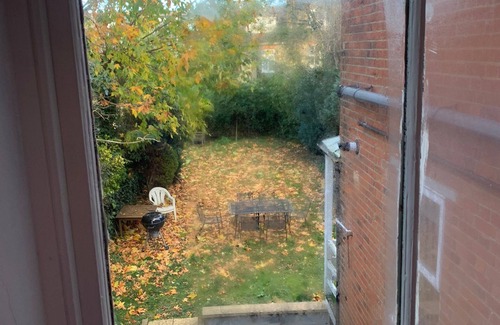Stroud Green Apartment | Beautiful North London Flat with Gorgeous Views and a Quaint Neighborhood