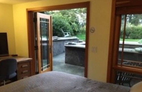 Seattle Metro Area House | Beautiful Oasis in Seattle's Seward Park