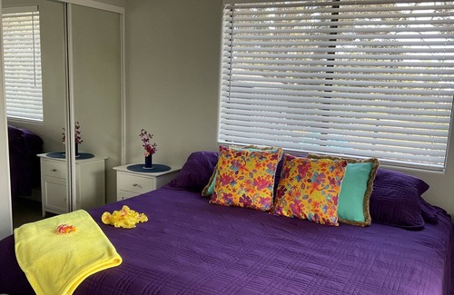 Ocean View House | Beautiful oasis located on 3 acres in Ocean View, a suburb of Capitan Cook.