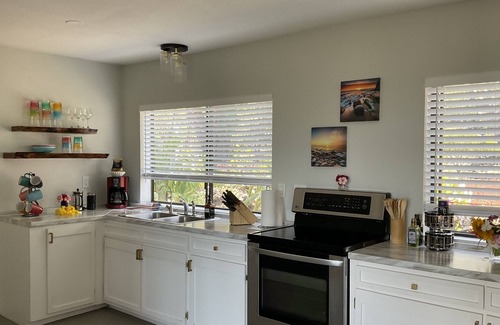 Ocean View House | Beautiful oasis located on 3 acres in Ocean View, a suburb of Capitan Cook.