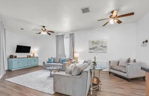 Black Mountain House | Beautiful Oasis with rv or boat parking