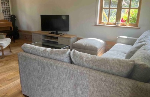 Frant Cottage | Beautiful Oast House - 15 acre farm - Frant, Tunbridge Wells (dog friendly)