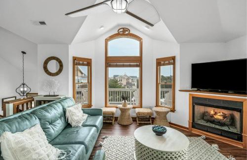 Whalehead Beach House | Beautiful OBX Home w, Pristine Views cottage