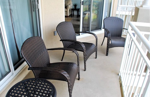 Palmetto Dunes Condo | BEAUTIFUL OCEANFRONT VILLA - BIG-SCREEN TV - NEWLY PAINTED - HIGH-END MATTRESS