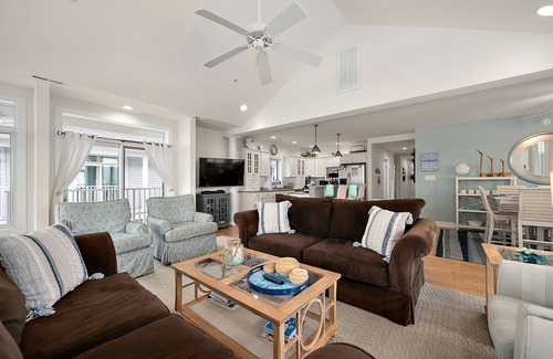 Midtown Ocean City Condo | Beautiful Ocean and Bay Views from this Premier 5 Bedroom Property In St Kitts!