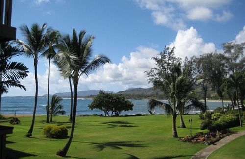 Wailua Condo | Beautiful Ocean Front Private Resort Condo Rental by the coconut coast.