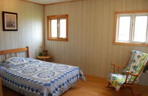 Newfoundland House | Beautiful Ocean front property in the scenic fishing village of Englee, NL