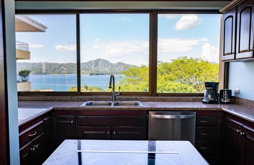 Playa Flamingo Condo | Beautiful ocean view condo- A few minutes from Flamingo Beach, Stunning View