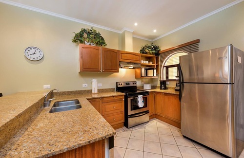Tamarindo Condo | Beautiful ocean view condo - Very close to the beach