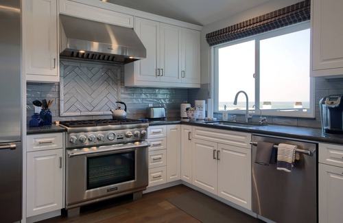 Park Hill House | Beautiful Ocean View, just down from Shamel Park