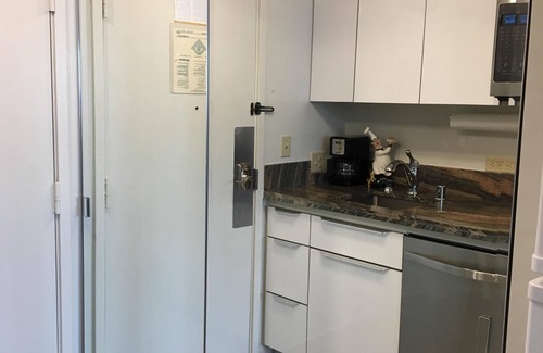 Waikiki Apartment | Beautiful Ocean View Studio in Waikiki, Free Parking, W&D, Special Rates