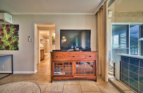 Kihei Condo | Beautiful Ocean View! Steps to the Beach, King Bed, Pool, Air Conditioning