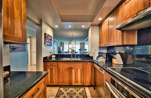 Kihei Condo | Beautiful Ocean View! Steps to the Beach, King Bed, Pool, Air Conditioning