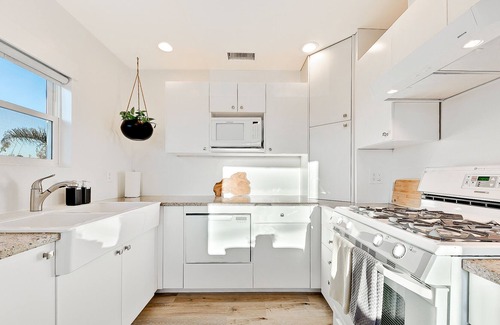 Carlsbad House | Beautiful Ocean View Upper Unit Home + Walk to Beach